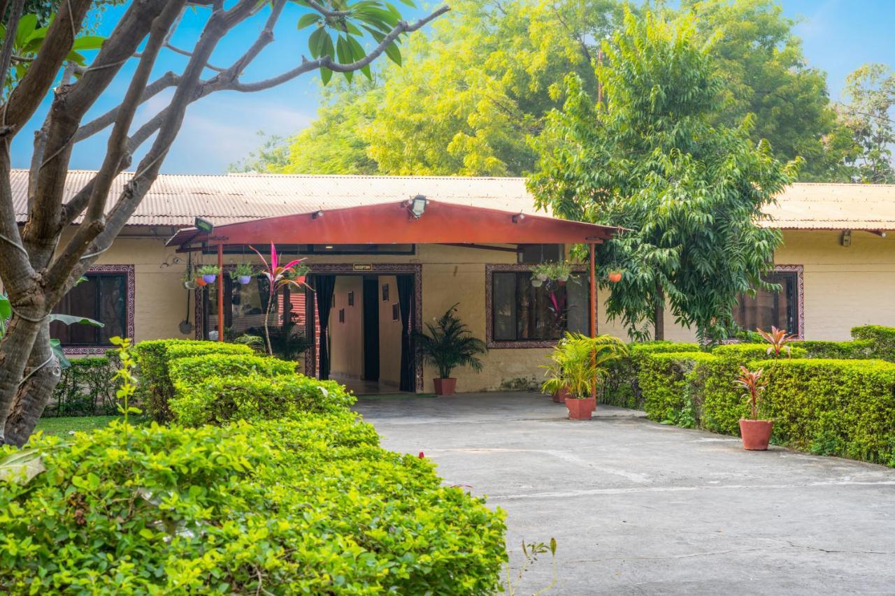 Narmada Hills Resort Omkareshwar Exterior foto